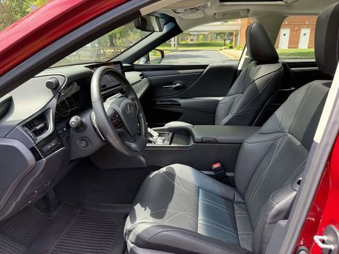 Used 2025 Lexus ES 300h w/ Technology Package FWD image 13