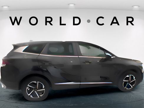 Certified 2024 Kia Sportage LX image 8