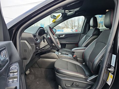 Used 2025 Ford Escape ST-Line image 14