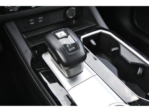 Used 2025 Mitsubishi Outlander AWD image 24