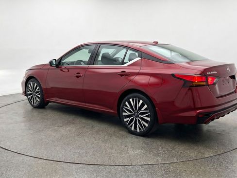 Used 2025 Nissan Altima 2.5 SV FWD image 6