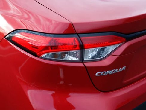 Used 2020 Toyota Corolla LE image 22