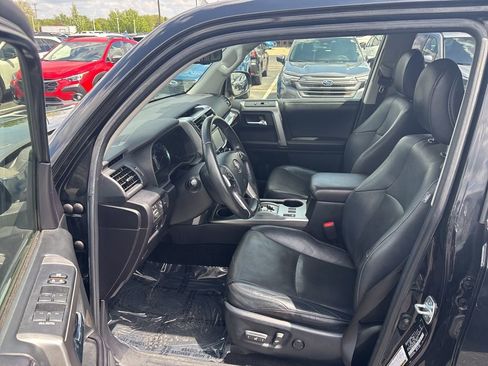Used 2016 Toyota 4Runner Limited AWD/4WD image 9