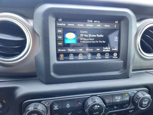 Used 2019 Jeep Wrangler Unlimited Rubicon w/ Cold Weather Group AWD/4WD image 19
