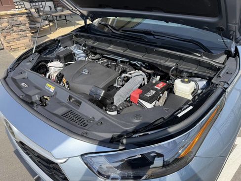 Used 2022 Toyota Highlander XLE AWD/4WD image 35
