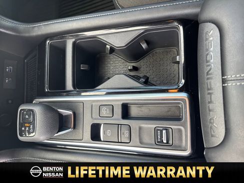 Certified 2023 Nissan Pathfinder SL image 17