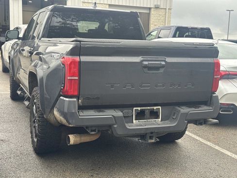 Used 2025 Toyota Tacoma TRD Sport AWD/4WD image 3