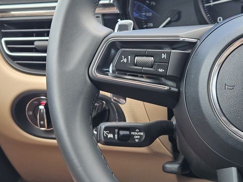 Certified 2026 Porsche Macan AWD/4WD image 26