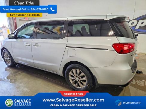 Used 2019 Kia Sedona LX FWD image 3