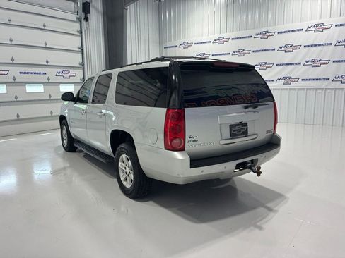 Used 2010 GMC Yukon XL SLT w/ SLT-2 Equipment Package AWD/4WD image 5