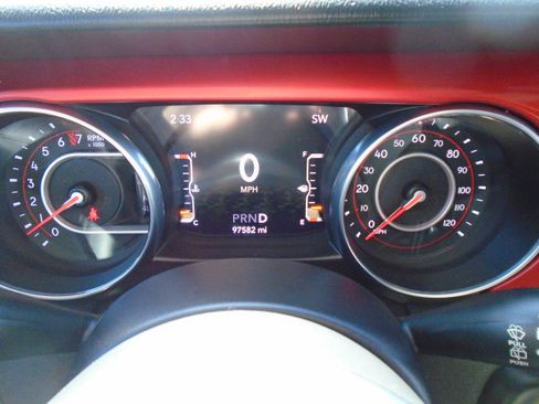 Used 2018 Jeep Wrangler Unlimited Rubicon AWD/4WD image 14