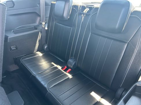 Certified 2024 Volkswagen Tiguan SE R-Line FWD image 18