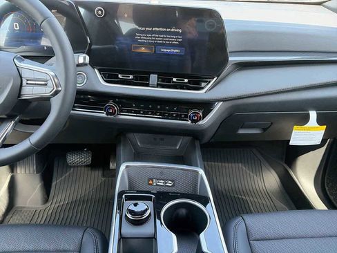 New 2026 Chevrolet Equinox LT FWD image 12