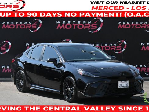 Used 2025 Toyota Camry SE w/ Convenience Package FWD image 1