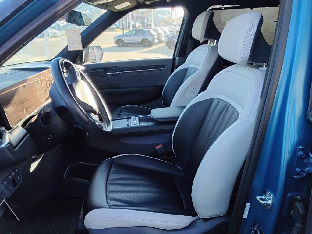 Used 2024 Kia EV9 GT-Line AWD/4WD image 9