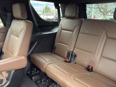 Used 2021 Chevrolet Tahoe High Country w/ Premium Package image 16