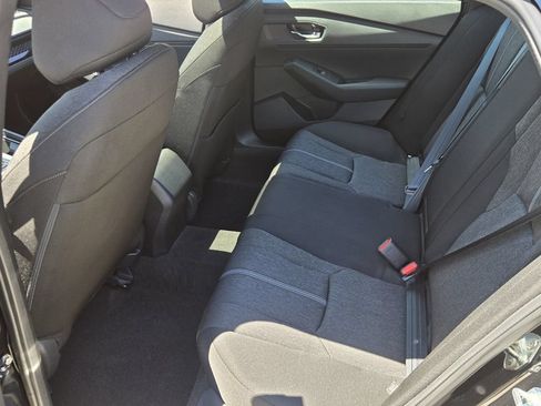 Used 2023 Honda Accord Sport image 11