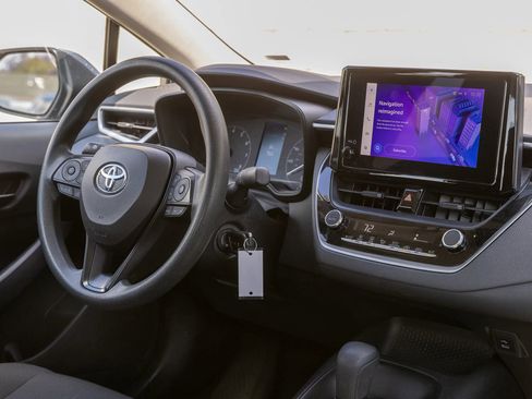 Used 2023 Toyota Corolla LE FWD image 30