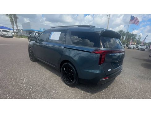 Used 2025 Kia Carnival SX Prestige FWD image 4