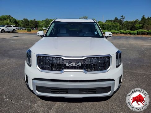 Used 2024 Kia Telluride EX w/ EX Captain's Chair Package FWD image 10