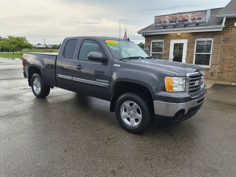 Used 2011 GMC Sierra 1500 SLE w/ All-Terrain Package AWD/4WD image 3