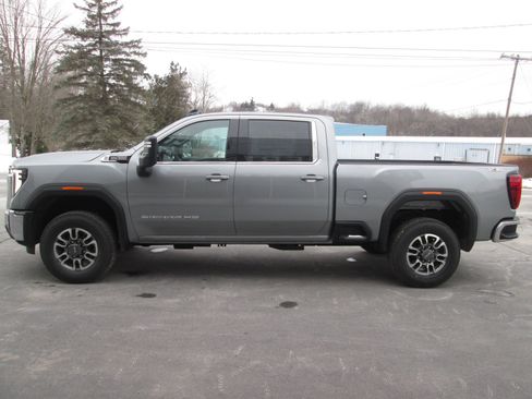 New 2026 GMC Sierra 2500 SLE w/ SLE Value Package; image 2