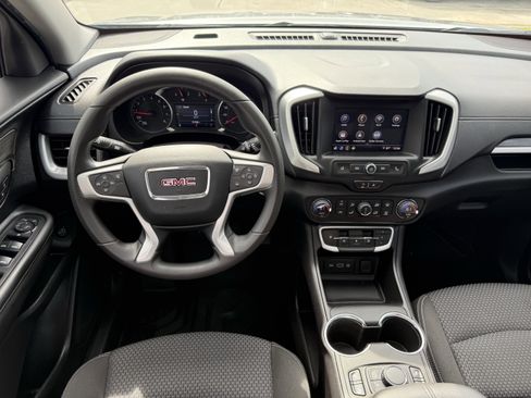 Used 2024 GMC Terrain SLE w/ Driver Convenience Package image 14