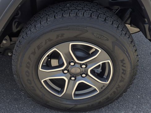 Used 2021 Jeep Wrangler Sport AWD/4WD image 7