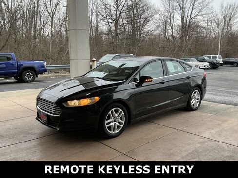 Used 2015 Ford Fusion SE image 3
