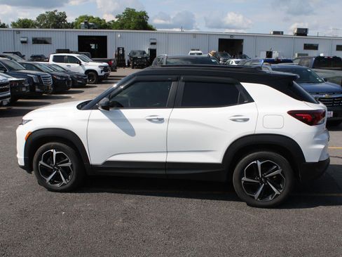 Used 2023 Chevrolet TrailBlazer RS w/ Sun and Liftgate Package AWD/4WD image 5