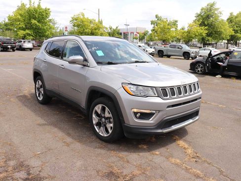 Used 2019 Jeep Compass Limited AWD/4WD image 3