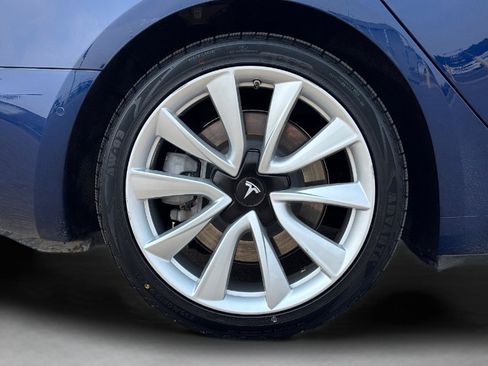 Used 2018 Tesla Model 3 Long Range AWD/4WD image 11