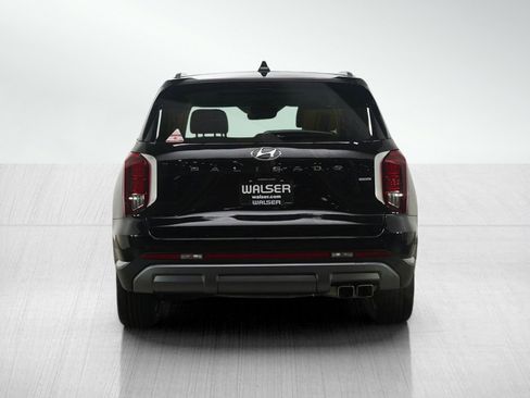 Used 2024 Hyundai Palisade Limited image 4