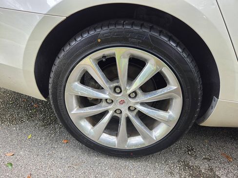 Used 2014 Cadillac XTS Luxury FWD image 15