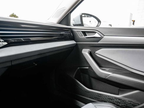 New 2026 Volkswagen Jetta SE image 34