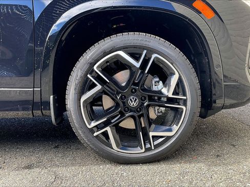 New 2026 Volkswagen Tiguan SEL R-Line image 10