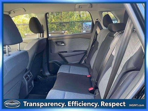 Certified 2021 Nissan Rogue SV image 12