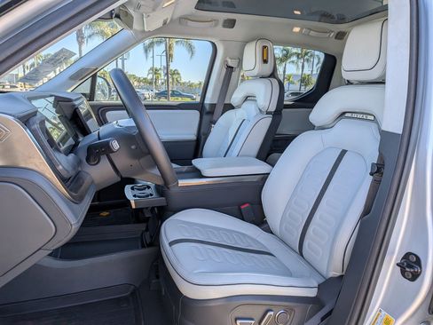 Used 2024 Rivian R1T Adventure image 15