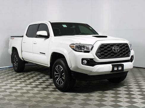 Used 2020 Toyota Tacoma TRD Sport w/ Technology Package AWD/4WD image 33