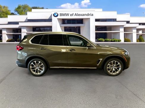 New 2026 BMW X5 xDrive40i w/ Climate Comfort Package AWD/4WD image 4