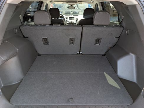 Used 2023 Chevrolet Equinox LS FWD image 8