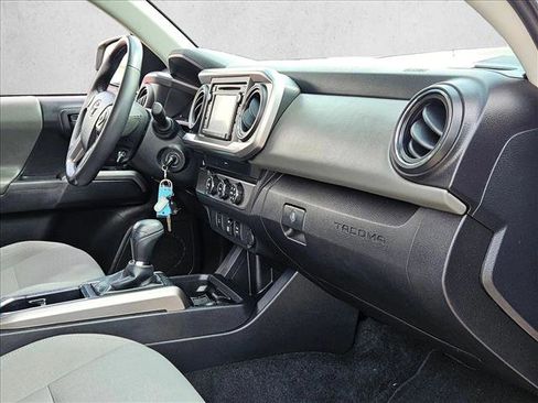 Used 2019 Toyota Tacoma SR5 RWD image 19