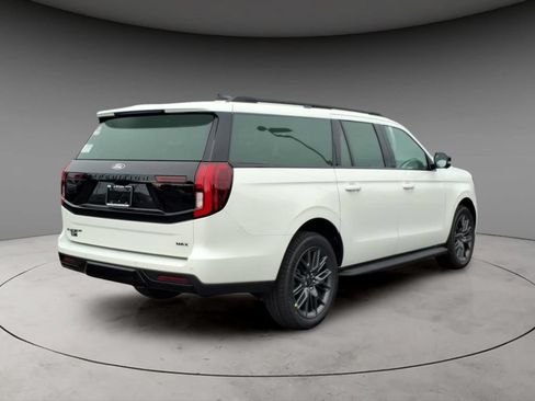 New 2026 Ford Expedition Max Platinum w/ Stealth Appearance Package AWD/4WD image 8