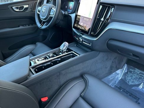 New 2026 Volvo XC60 B5 Ultra w/ Climate Package AWD/4WD image 15