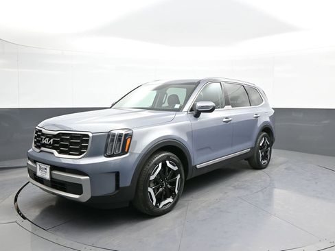 Certified 2023 Kia Telluride S image 1