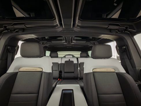 Used 2025 GMC Hummer EV 2X image 15