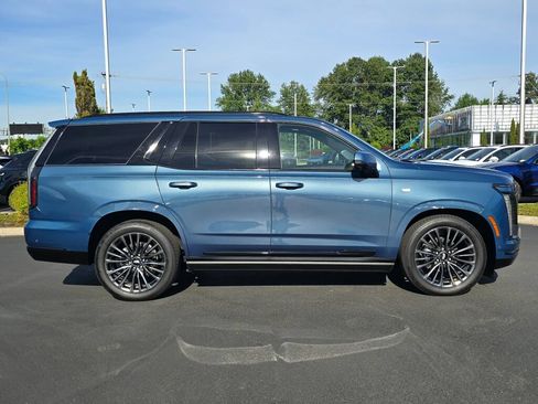 Used 2025 Cadillac Escalade Sport Platinum AWD/4WD image 6