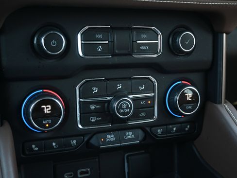 Used 2021 Chevrolet Tahoe High Country w/ Premium Package image 23