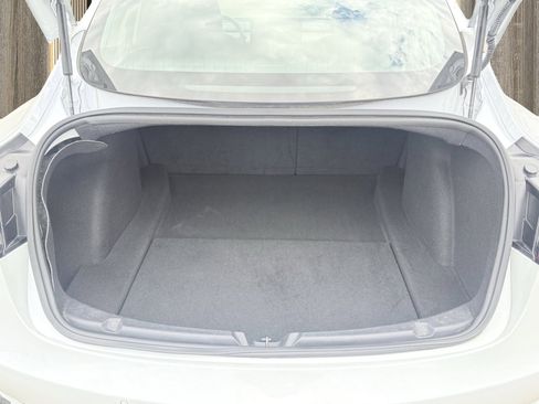 Used 2018 Tesla Model 3 Mid Range image 10