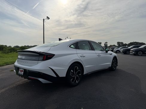 Used 2024 Hyundai Sonata SEL FWD image 6